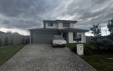 37 Mary Crescent, Rosewood