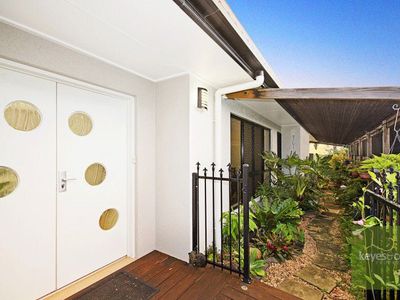 12 Knox Court, Mount Louisa