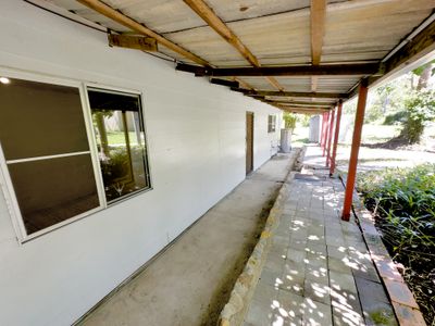 345 Midge Point Road, Bloomsbury