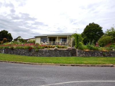 12 Arthur Street , Mount Beauty