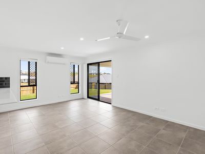 3 Regal Place, Jones Hill