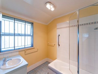 38 Gledson Street, North Booval