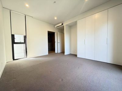 3402 / 5 Gadigal Avenue, Waterloo