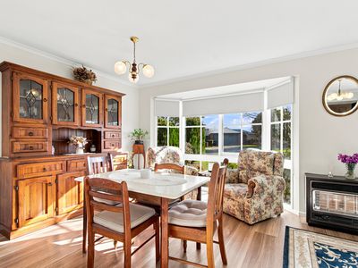 6 Rachel Court, Sale