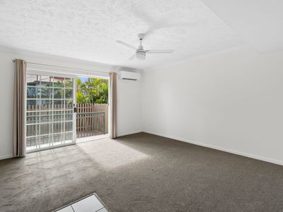 6 / 2 Moore Street, Taringa