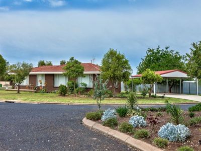 125 Easterby Court, Howlong