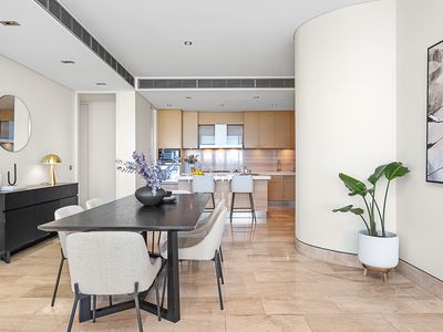 1 / 8 Mounts Bay Road, Crawley