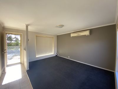 2 / 24 Coolabah Crescent, Hoppers Crossing