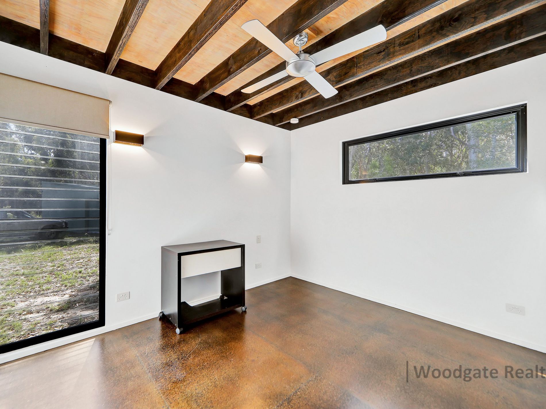 6 WHALE COURT, Woodgate