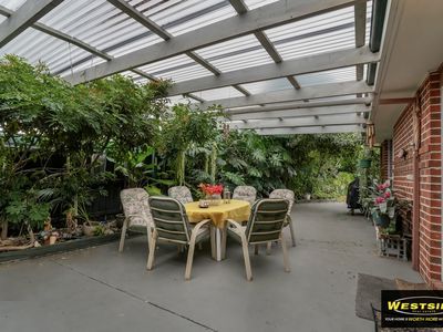 8 Church Avenue, Taylors Hill