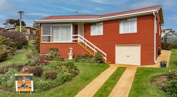 2 Churchill Avenue, Upper Burnie