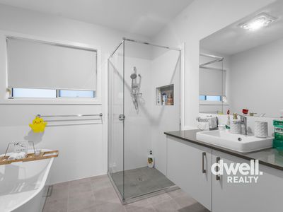 8 Aspromonte Drive, South Nowra