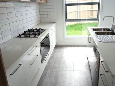 6A Nagle Drive, Belmont