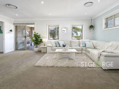 14 Rocklea Crescent, Sylvania