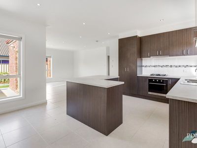 2 / 55 Walls Road, Werribee