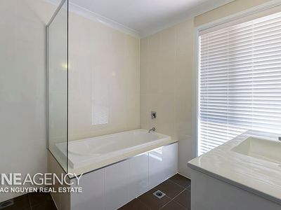 85 Renoir Cres, Forest Lake