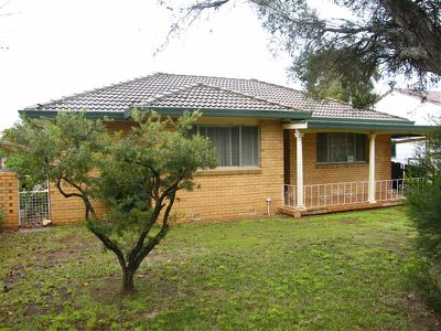 6 Scrivener St, Forbes
