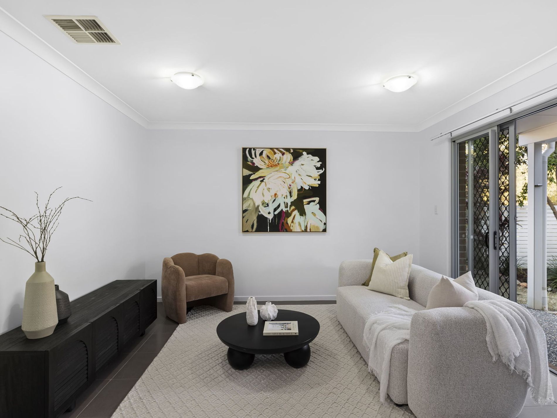 8 Worchester Crescent, Wakerley