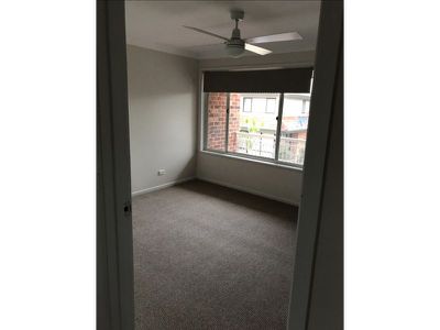 9 / 50 Short Street, Forster