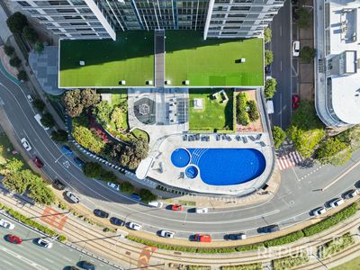 706 / 2 Como Crescent, Southport