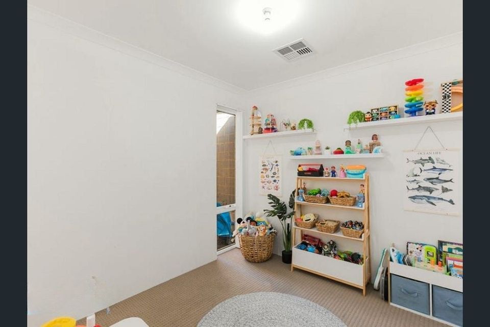 24 Nyilla Approach, Baldivis