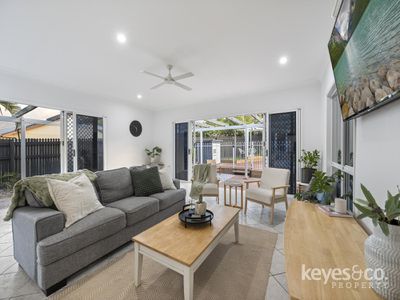 212 Riverside Boulevard, Douglas