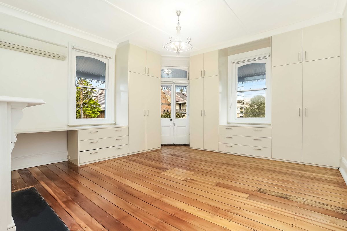 Flat / 1 Ebley Street, Bondi Junction