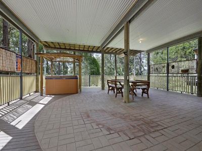 22 Currawong Cres, Bowen Mountain