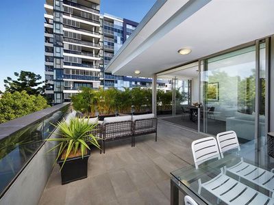 1604 / 2 Sterling  Cct, Camperdown