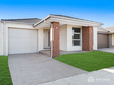 35 Sandy Road, Officer
