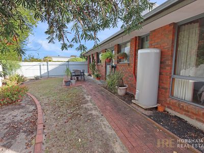 2 / 5 Penny Avenue, Horsham