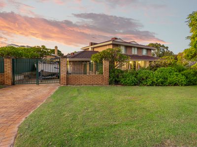4 Parker Place, Winthrop