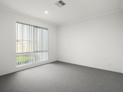 4 Lustre Rd, Baldivis