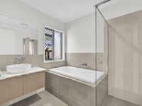 16 Irma Circuit, Park Ridge