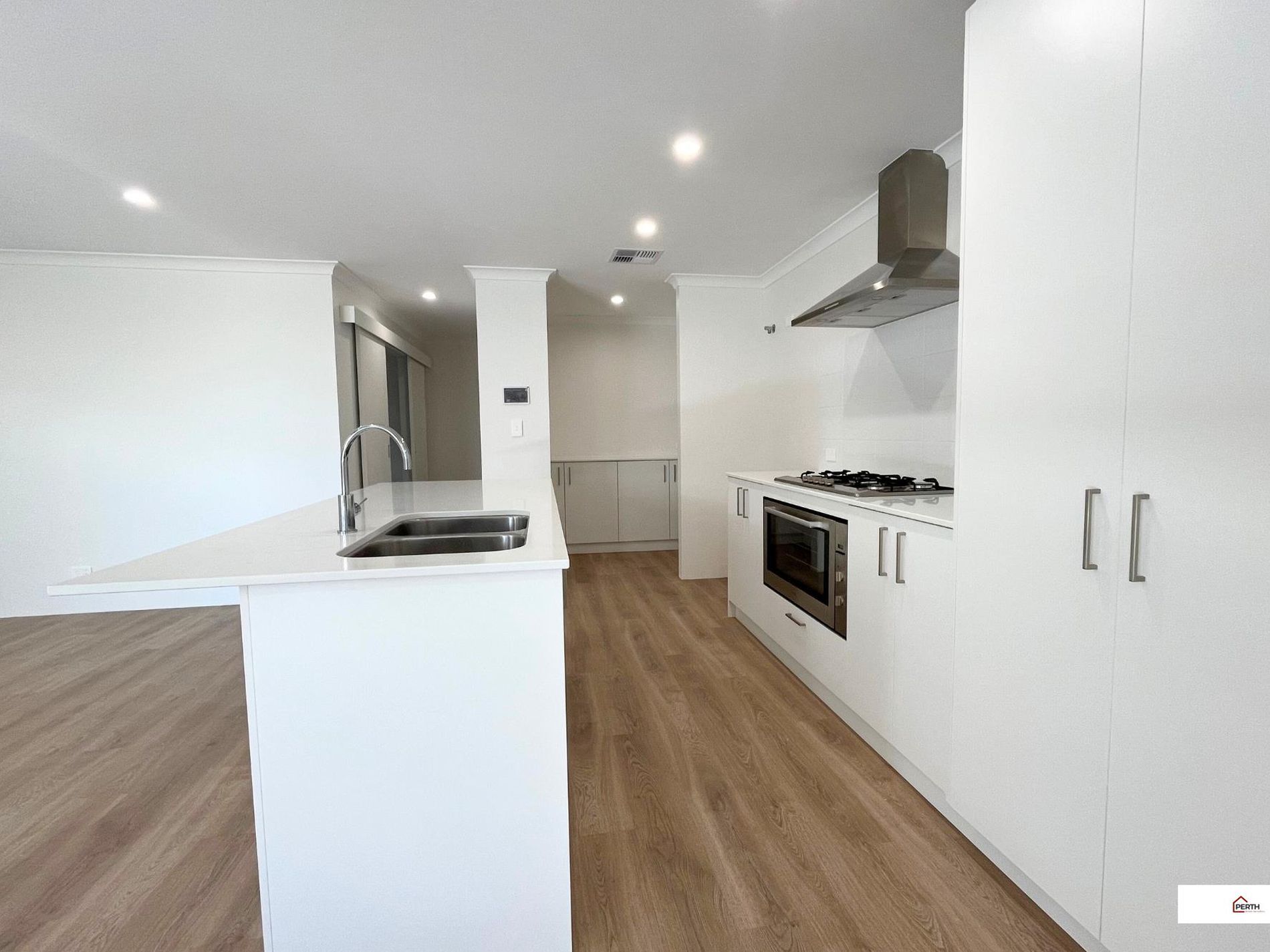 9 Capitola Way, Madora Bay