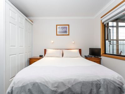 8 Brewis Place, Lake Leake