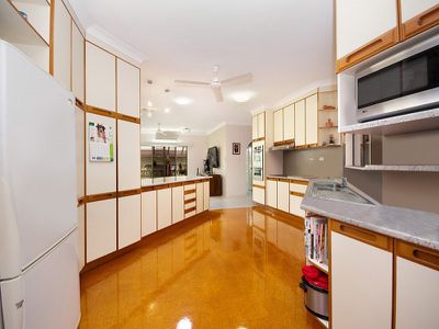 32 River Park Drive, Annandale