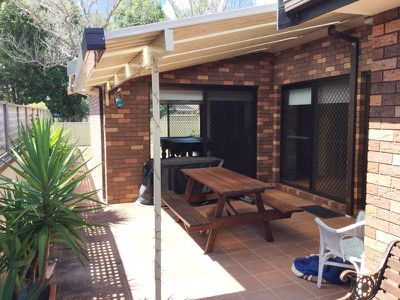 40 Elizabeth Parade, Forster