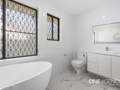 2 Green Pl, Durack