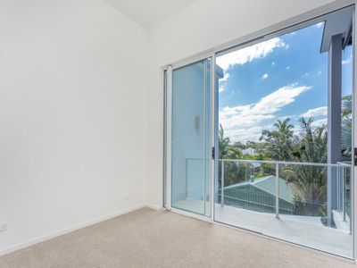 9 / 30 Second Avenue, Sandgate