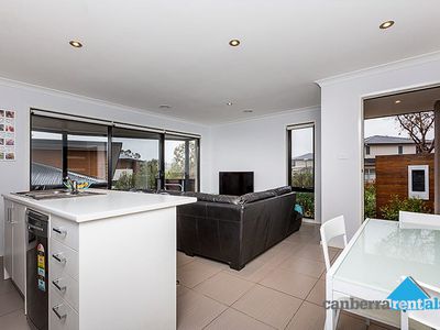 1 / 14 Bindel Place, Aranda