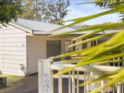 16 Birdwood Drive, Blue Haven