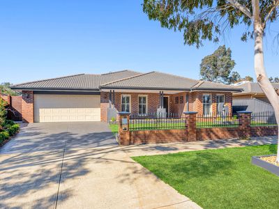 128 Laurimar Boulevard, Doreen