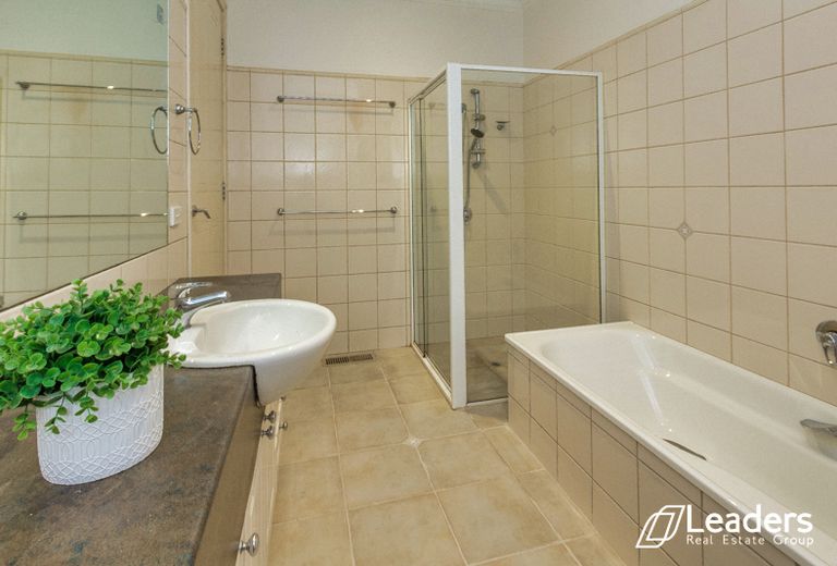 2/23 Barbara Avenue, Glen Waverley