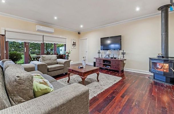 14 The Dress Circle, Oaklands Junction