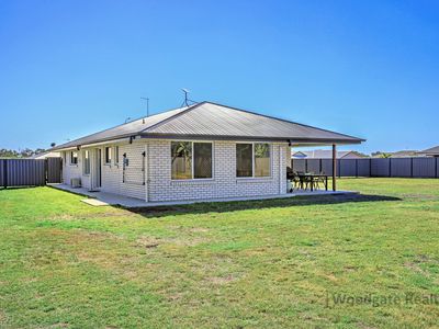 24 KINKUNA DRIVE, Woodgate