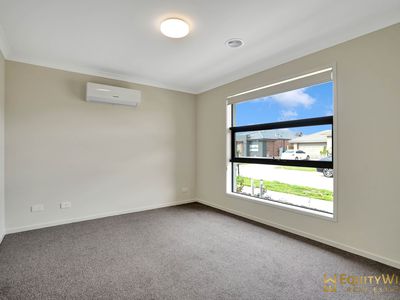 40 Mervyn Way, Mambourin