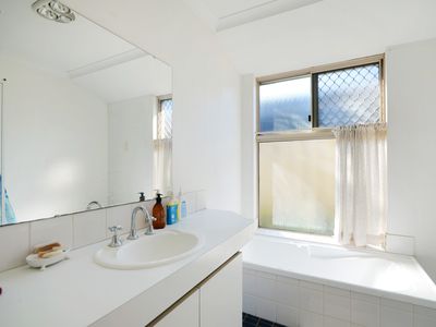8 David Close, Osborne Park