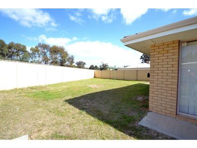 56 Ellamere Retreat, Maddington