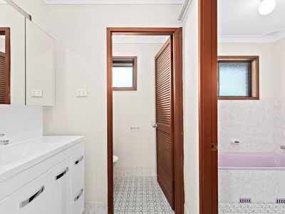 20 Lachlan Avenue, Barrack Heights